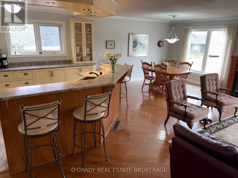 1442 Windsor Drive — photo 6 of 28