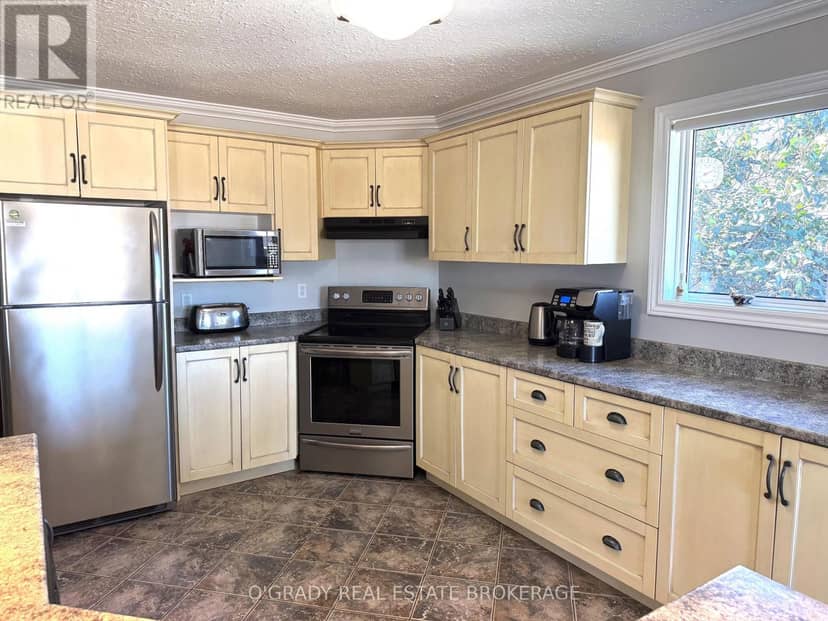 1442 Windsor Drive — photo 8 of 28