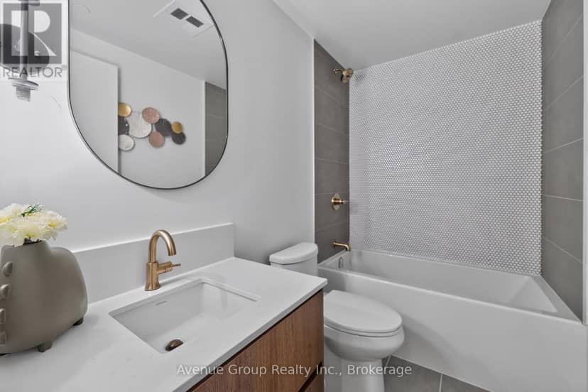 501 - 1285 Queen Street E — photo 17 of 34