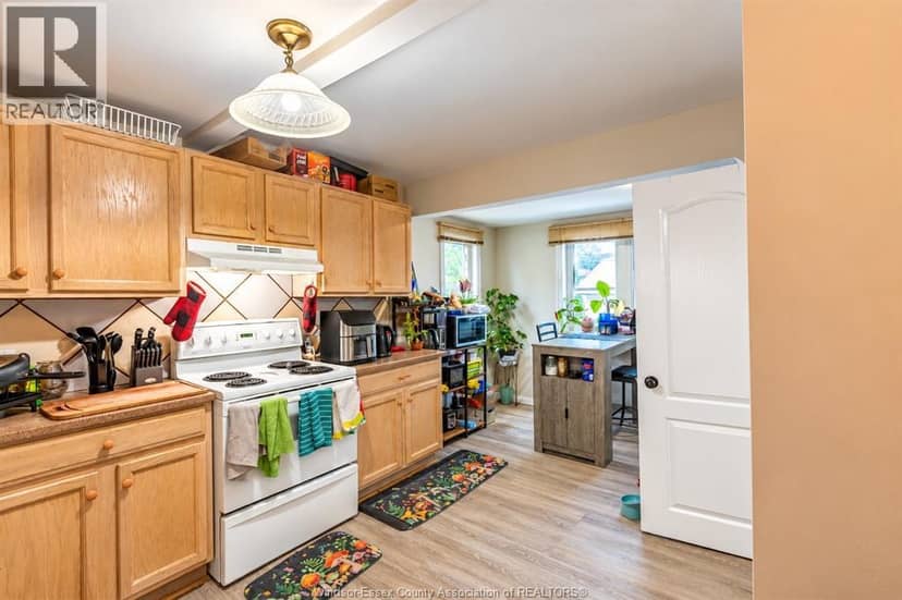 2176 McDougall — photo 6 of 20