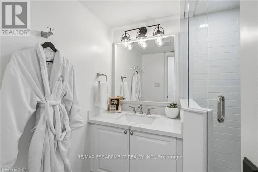 305 Randall Street — photo 26 of 31