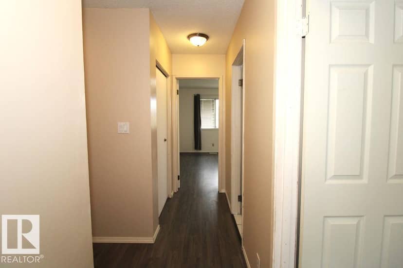 11393 22 AV NW — photo 16 of 31