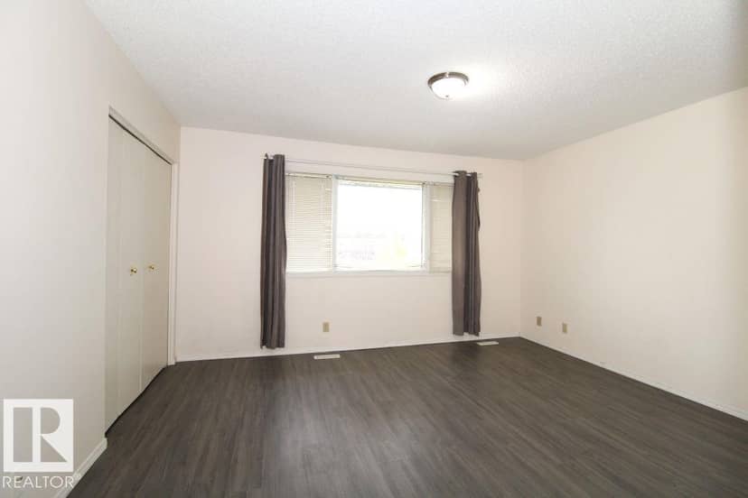 11393 22 AV NW — photo 18 of 31