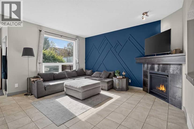 166 Hillcrest Circle SW, Airdrie, photo 4