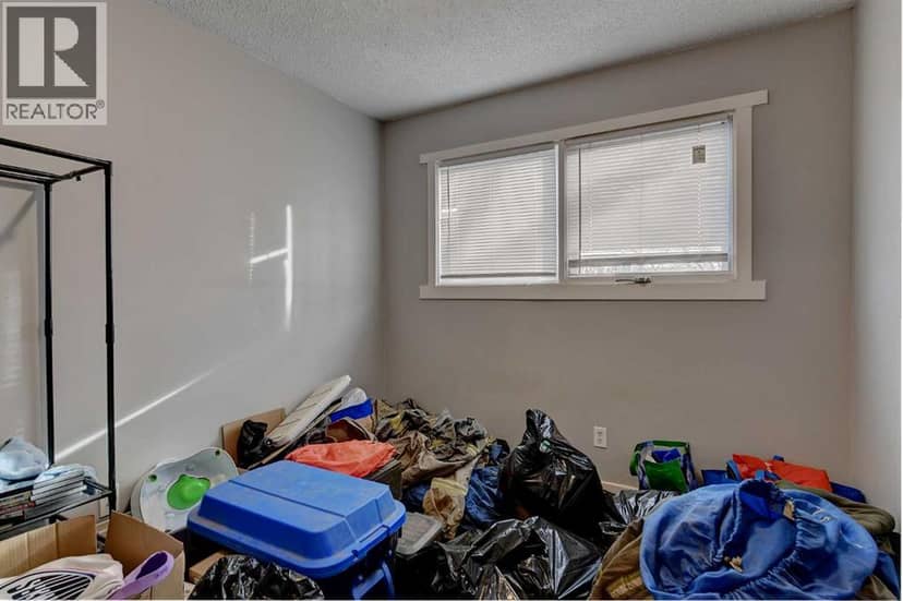 9809 98 Avenue — photo 13 of 40