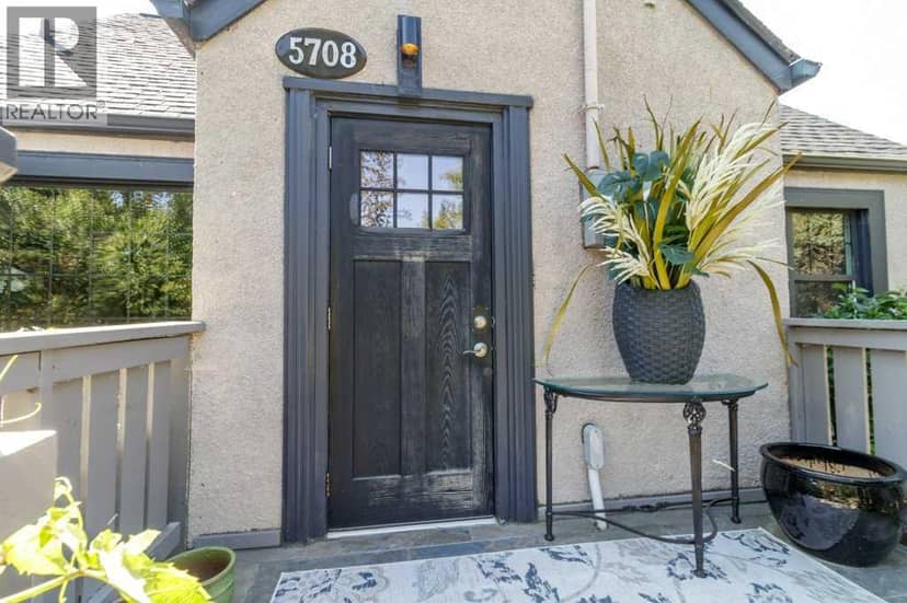 5708 45 Avenue, Red Deer, photo 2