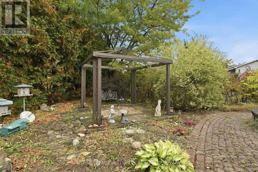 1861 Appleford Street — photo 19 of 20