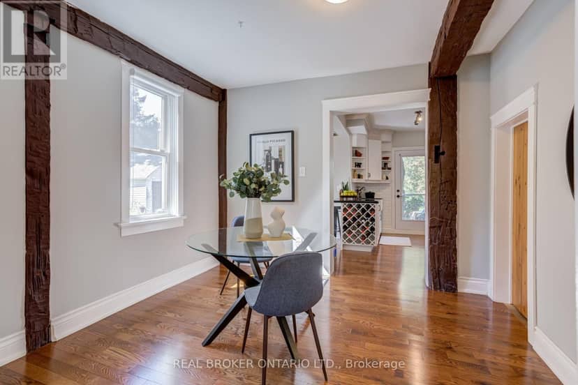 30 Elizabeth Street S — photo 13 of 33