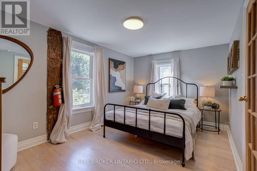 30 Elizabeth Street S — photo 19 of 33