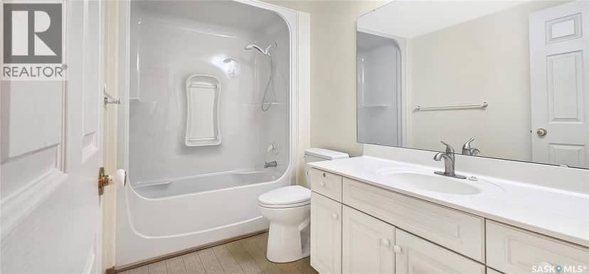 103 230 Lister Kaye CRESCENT — photo 11 of 21