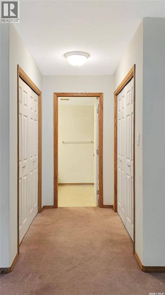 103 230 Lister Kaye CRESCENT — photo 14 of 21