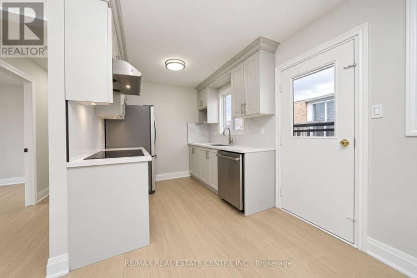 130 Martindale Crescent — photo 11 of 40
