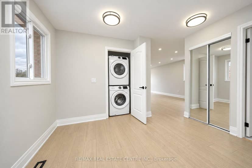 130 Martindale Crescent — photo 14 of 40