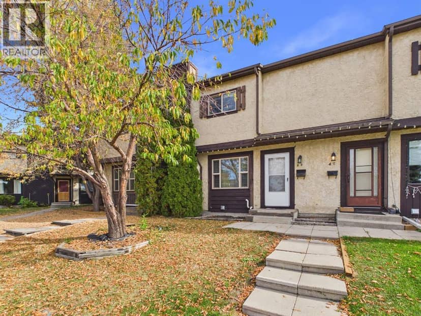B, 4 Manning Street, Red Deer, photo 2
