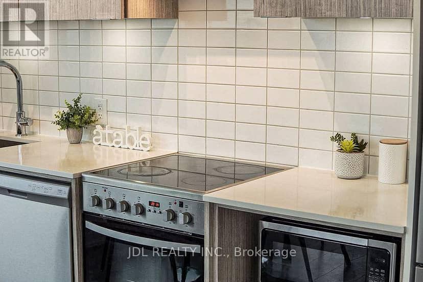 1608 - 395 Bloor Street E — photo 16 of 24