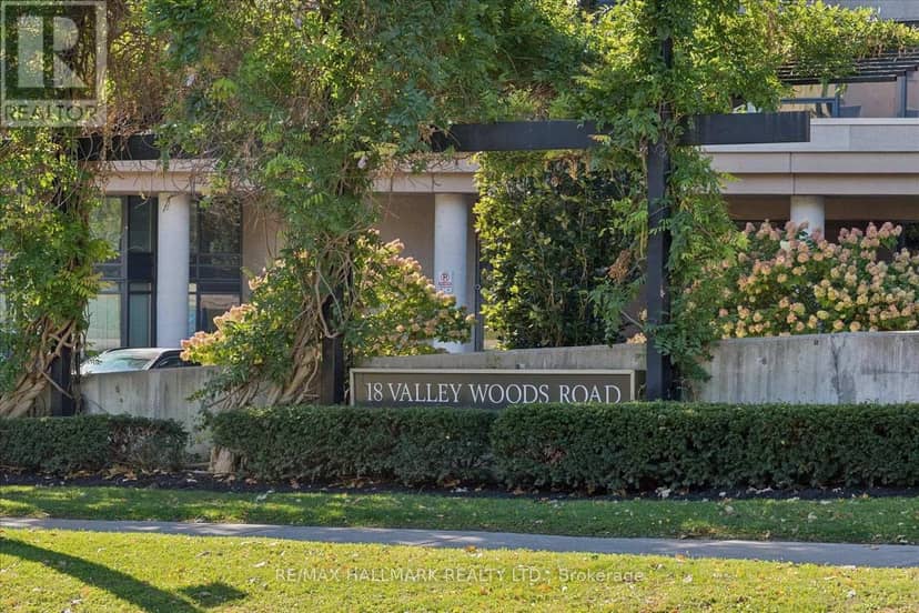 915 - 18 Valley Woods Road, Toronto, photo 2