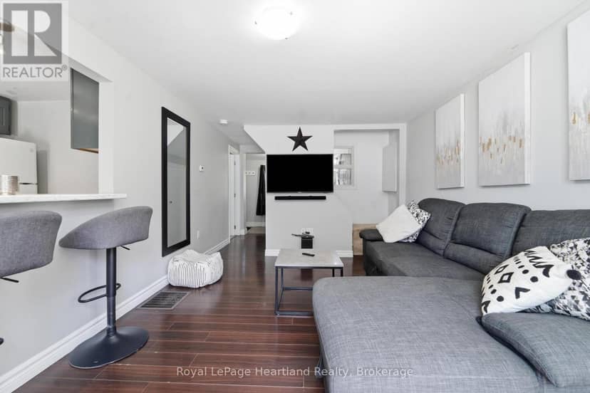 20 William Street S, Central Huron, photo 5