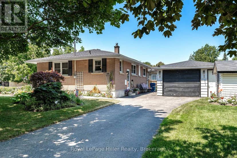 185 Strachan Street — photo 4 of 37