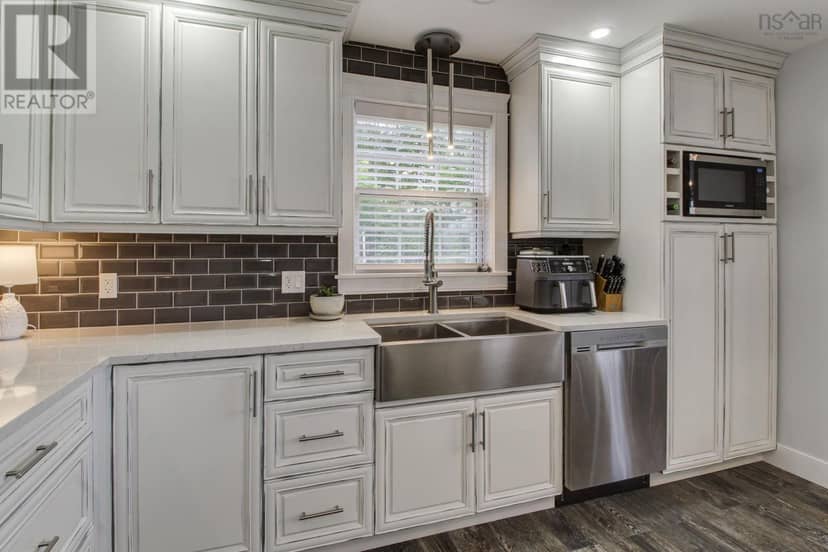 405 Townshipline Road — photo 17 of 40