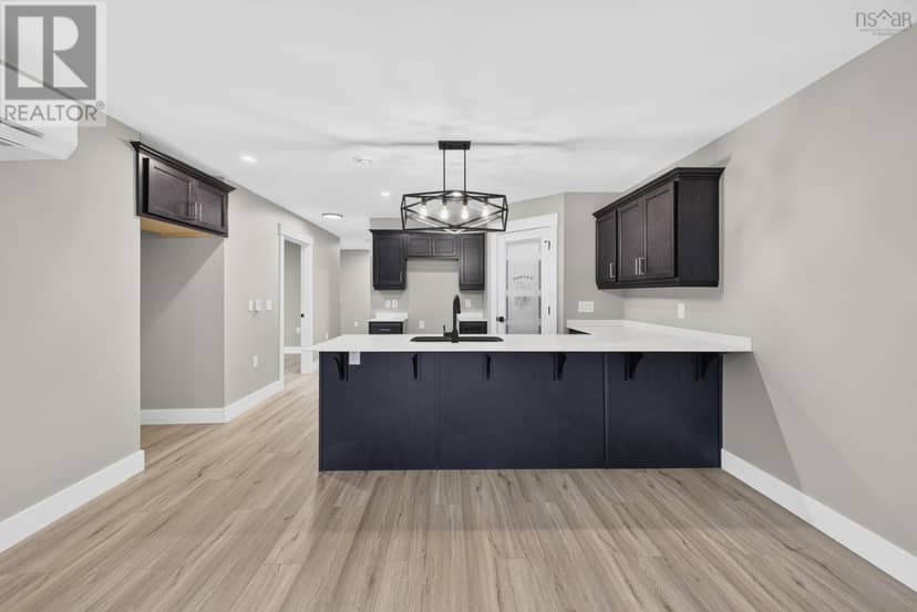 81 SUMMER HILL Place — photo 10 of 40