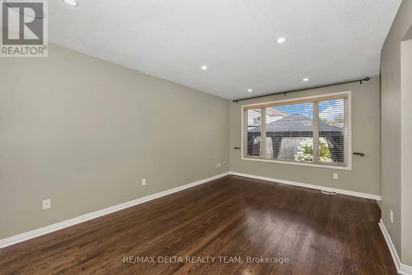 253 Cityview Crescent — photo 9 of 40