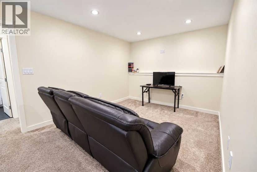 422 11 Street — photo 23 of 33