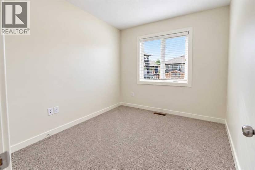 422 11 Street — photo 15 of 33