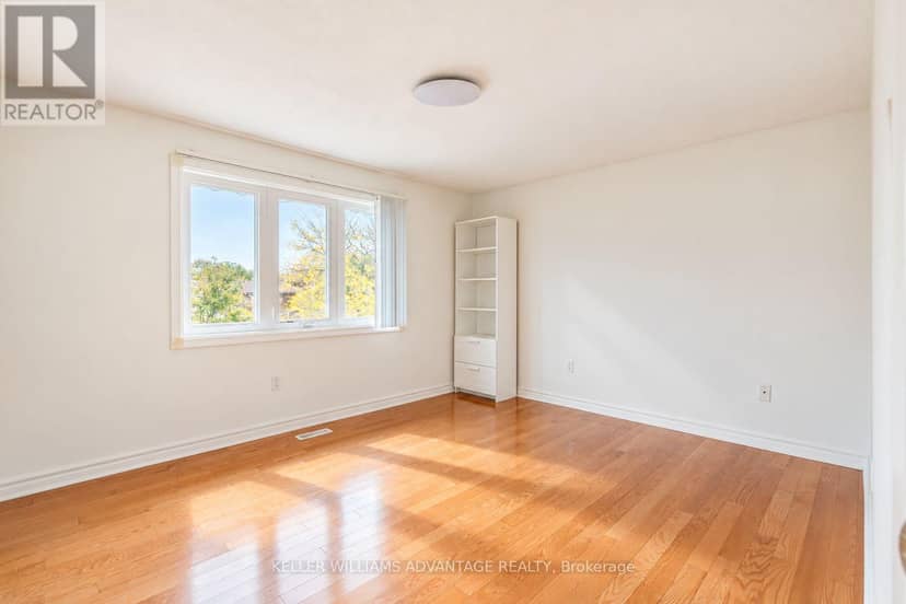 58 Ambercroft Boulevard — photo 29 of 40
