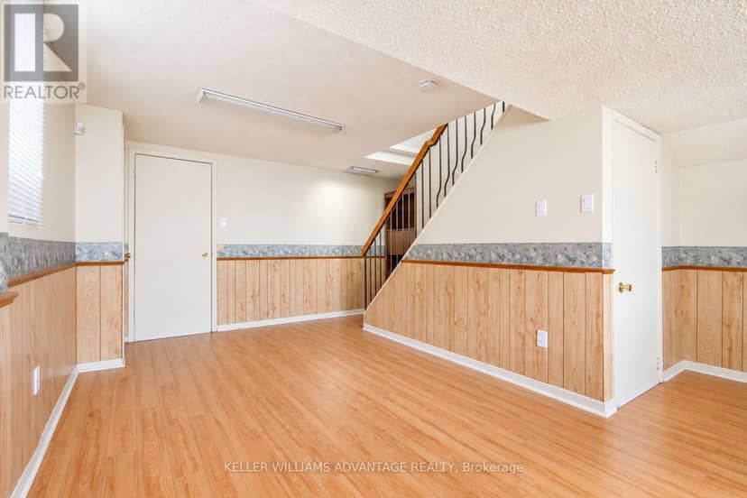58 Ambercroft Boulevard — photo 33 of 40