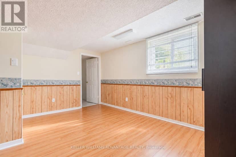 58 Ambercroft Boulevard — photo 35 of 40