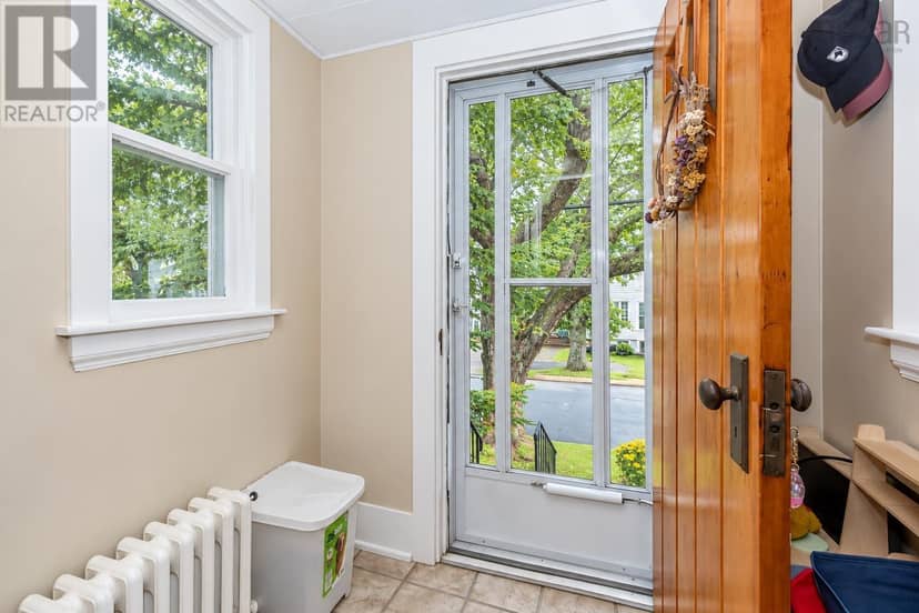 48 Champlain Avenue — photo 18 of 34