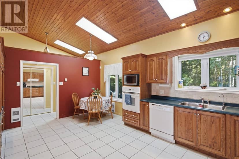 16 Peter's Cove Road — photo 34 of 40