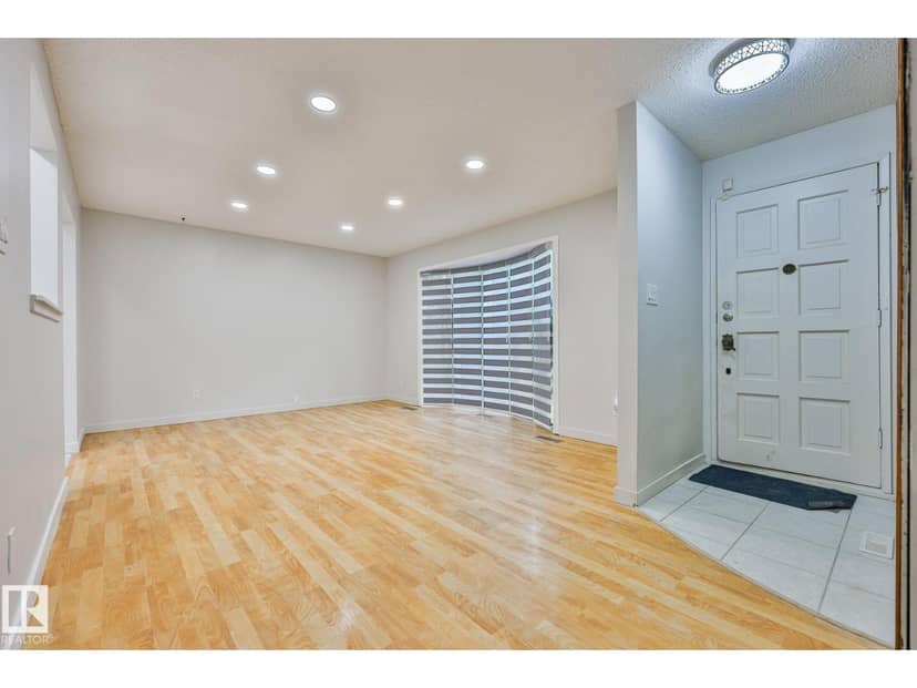 4324 70 ST NW, Edmonton, photo 2