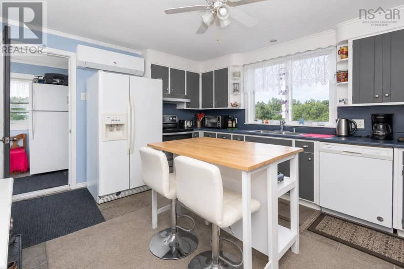2652 Morien Highway, Port Morien, photo 7