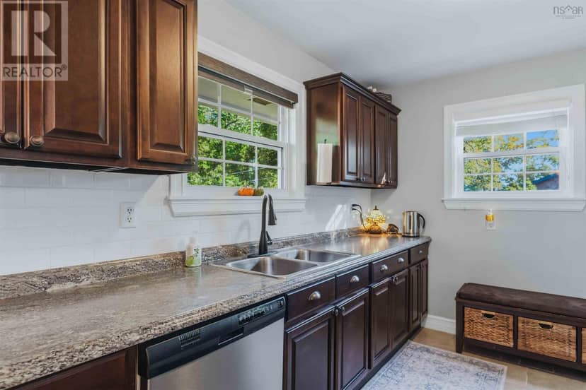 1023 High Street — photo 16 of 40