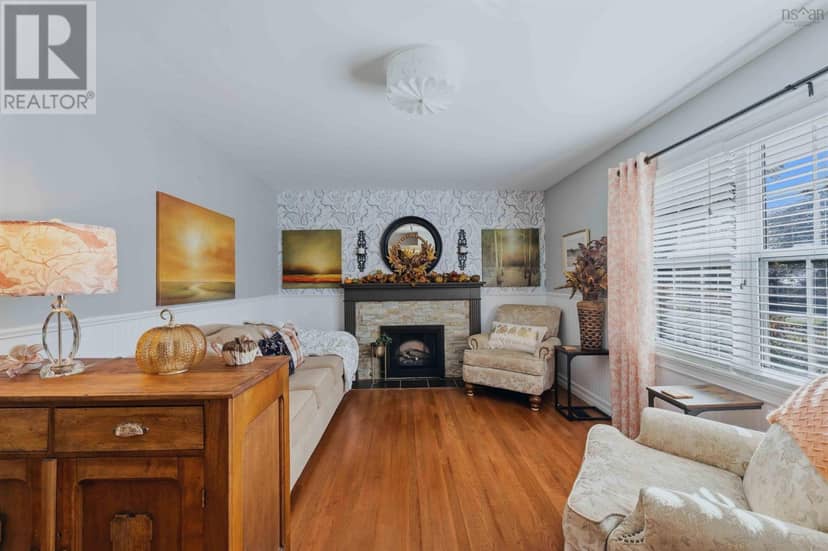 1023 High Street — photo 9 of 40