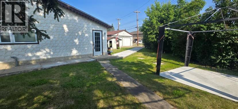 4902 52 Street, Lacombe, photo 3