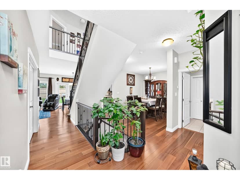 3179 Winspear Cr SW — photo 9 of 40