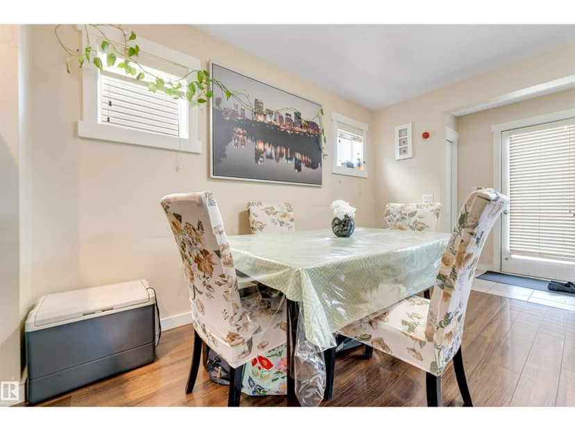 3503 15A ST NW — photo 11 of 32