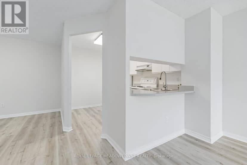 104 - 10 Laurelcrest Street — photo 28 of 35