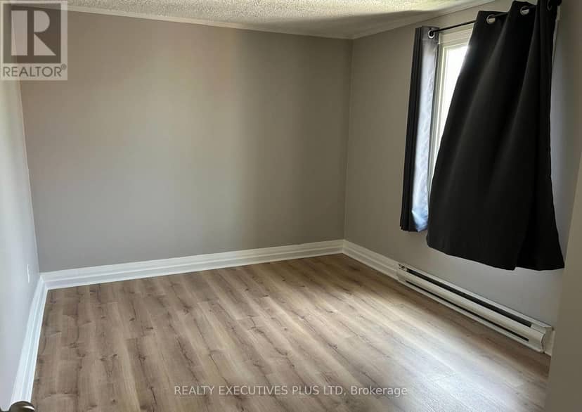 840-842 Worthington Street E, North Bay, photo 7