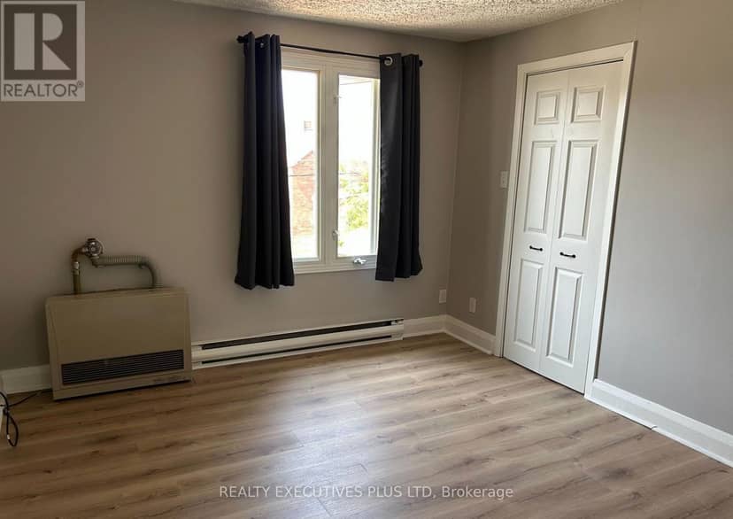 840-842 Worthington Street E, North Bay, photo 8