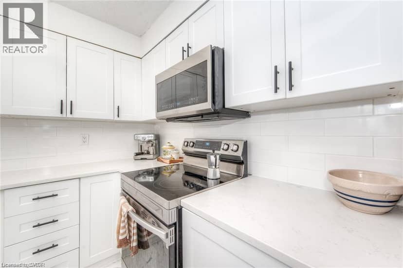 225 HARVARD Place Unit# 402 — photo 4 of 15