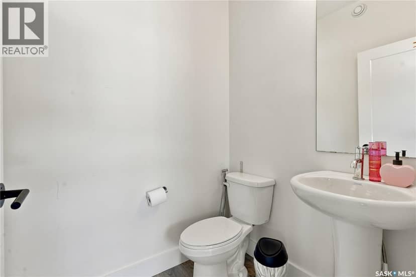 185 Rosewood BOULEVARD E — photo 17 of 40