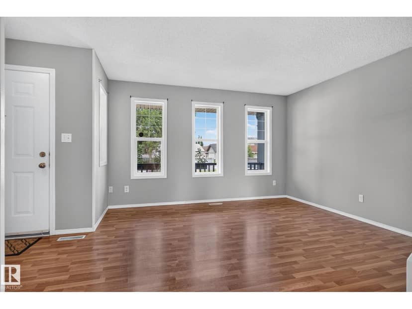 8923 173 AV NW, Edmonton, photo 2