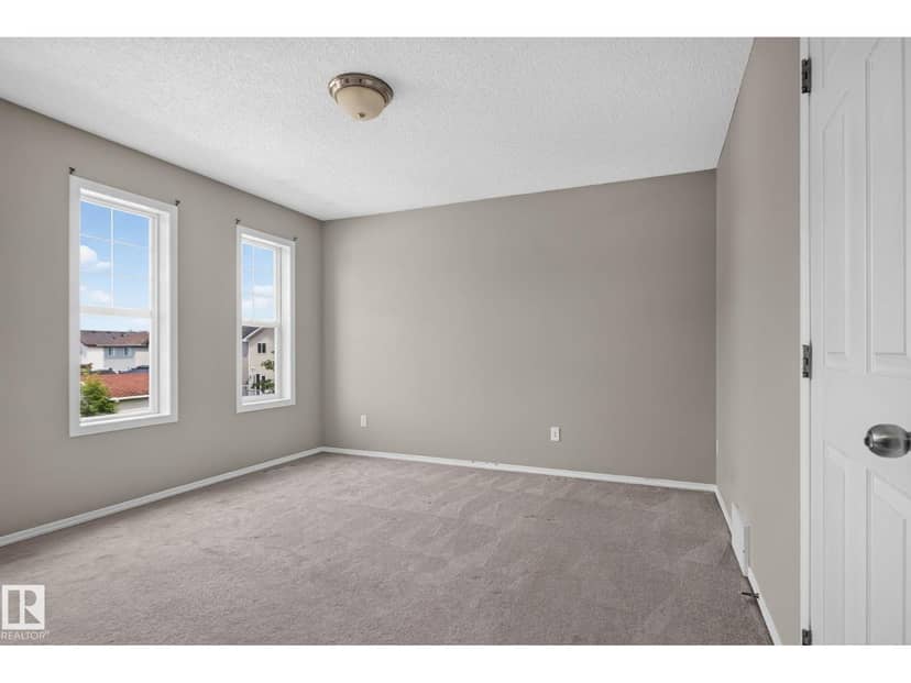 8923 173 AV NW — photo 29 of 40