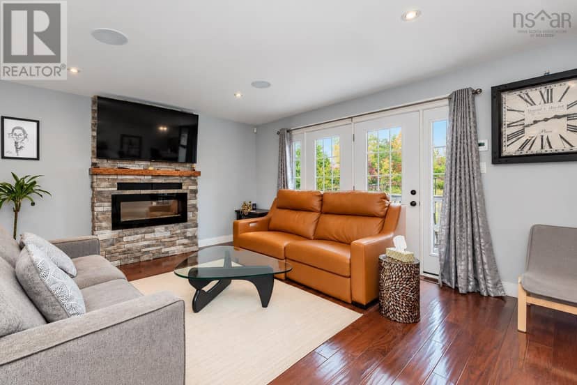 225 Hampton Drive — photo 12 of 39