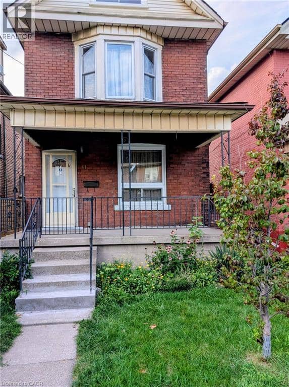61 BARNESDALE Avenue N — photo 2 of 32