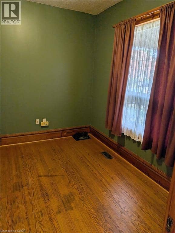61 BARNESDALE Avenue N — photo 7 of 32