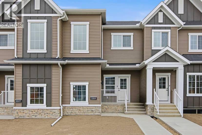 2213 Bayview Drive SW, Airdrie, photo 2